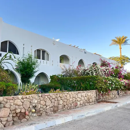 Studio For 4 In Coral Bay Sea And Salt Lake View